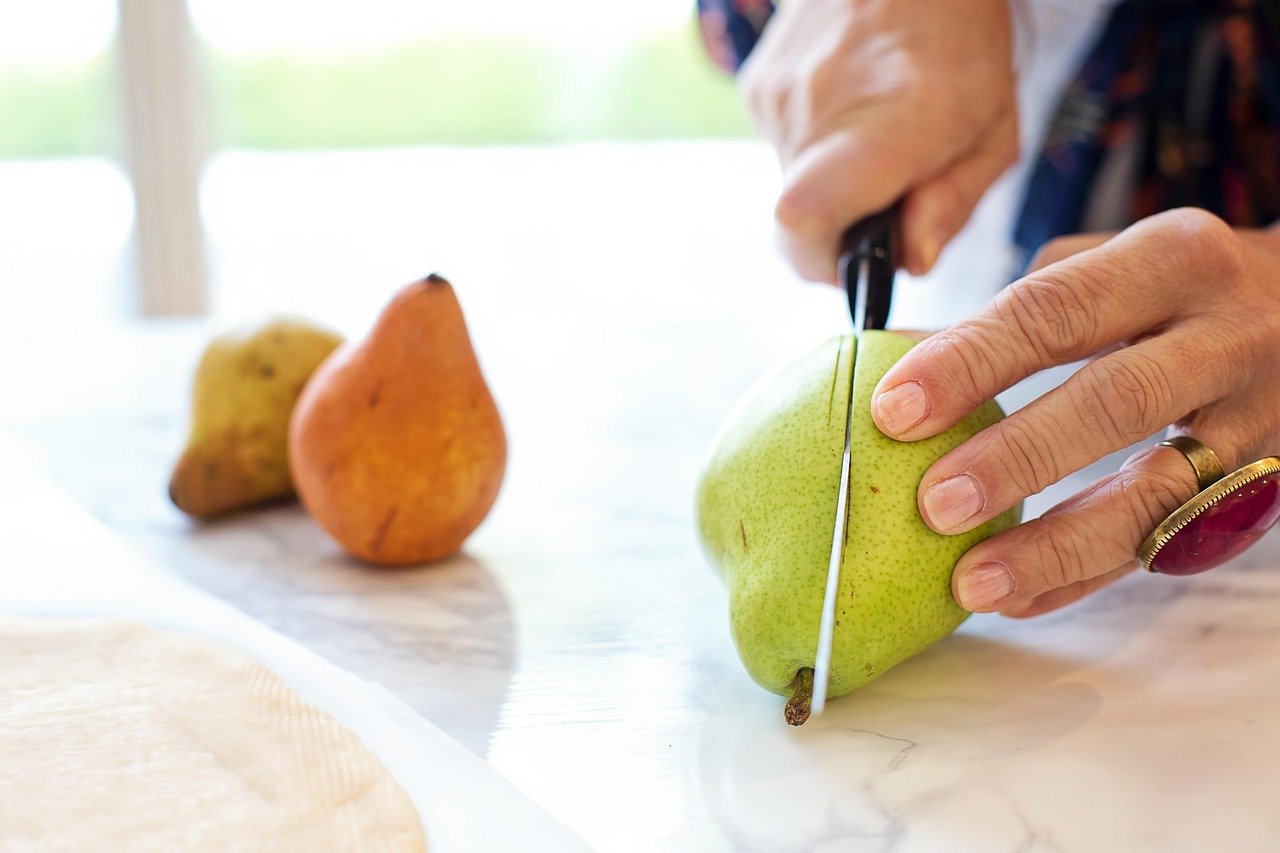 pears, cutting, slicing, fruit, food, healthy, nutrition, diet, hands, cutting, nutrition, nutrition, diet, diet, diet, diet, diet